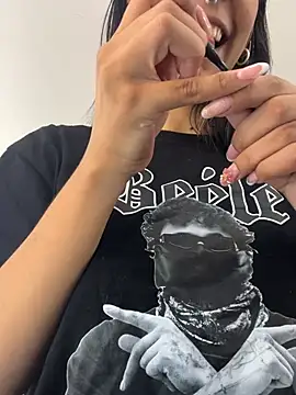 Snapshot of VioletaHills_ chatting on March 23, 2026, 1:37 pm VioletaHills online show from March 23, 2026, 1:37 pm