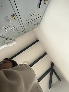 Snapshot of VioletaHills_ chatting on April 13, 2026, 12:21 pm VioletaHills online show from April 13, 2026, 12:21 pm