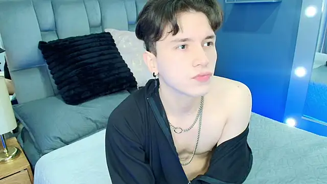 hollannd  online show from April 7, 2026, 1:00 pm