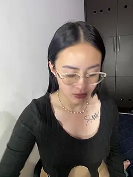 Anni Rose online show from April 11, 2026, 9:13 am