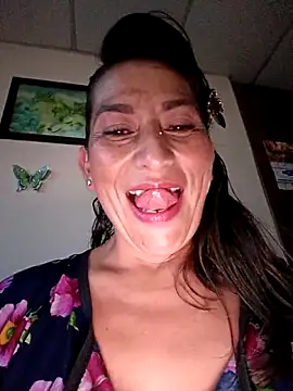 Lucia Rios online show from May 6, 2026, 11:10 pm