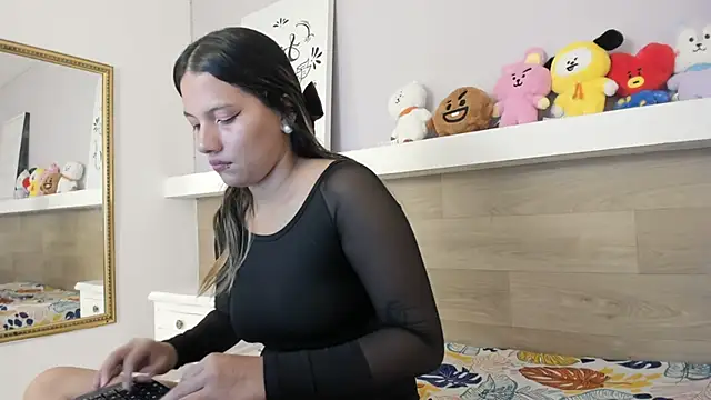 EmmaSanchez  online show from May 2, 2026, 4:12 pm