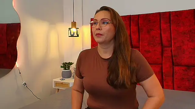  Monaliza  online show from May 8, 2026, 12:21 pm