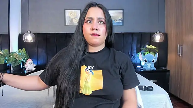 Snapshot of alejandra__garcia chatting on July 1, 2026, 3:19 am alejandra garcia online show from July 1, 2026, 3:19 am