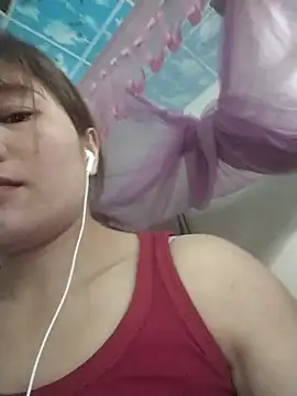 Lilinn  online show from March 18, 2026, 12:08 pm