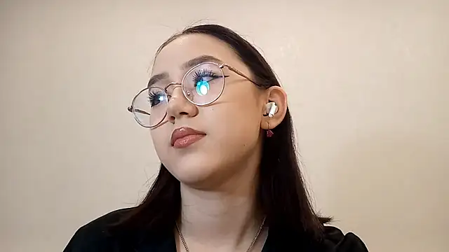 Snapshot of SolvedGlobe chatting on March 1, 2026, 1:02 pm SolvedGlobe online show from March 1, 2026, 1:02 pm