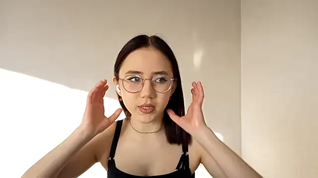 Snapshot of SolvedGlobe chatting on March 14, 2026, 1:05 pm SolvedGlobe online show from March 14, 2026, 1:05 pm