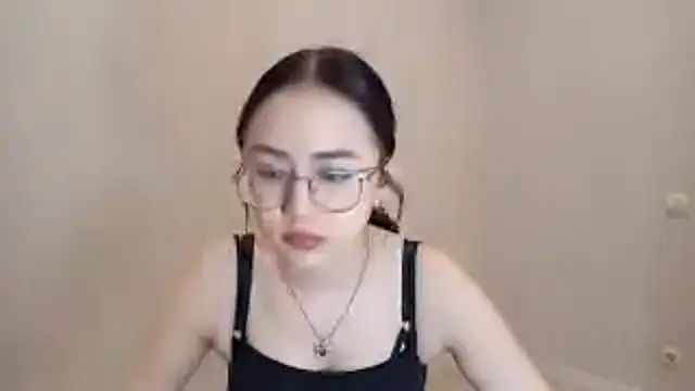 Snapshot of SolvedGlobe chatting on March 18, 2026, 1:03 pm SolvedGlobe online show from March 18, 2026, 1:03 pm