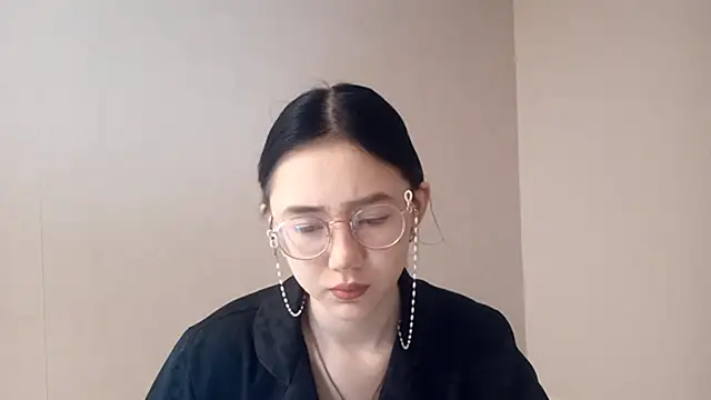 Snapshot of SolvedGlobe chatting on April 2, 2026, 3:09 pm SolvedGlobe online show from April 2, 2026, 3:09 pm