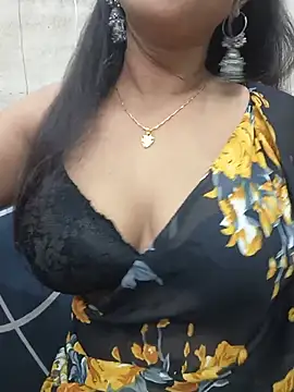 Snapshot of Miss_alina07 chatting on July 31, 2026, 6:02 am Miss alina07 online show from July 31, 2026, 6:02 am