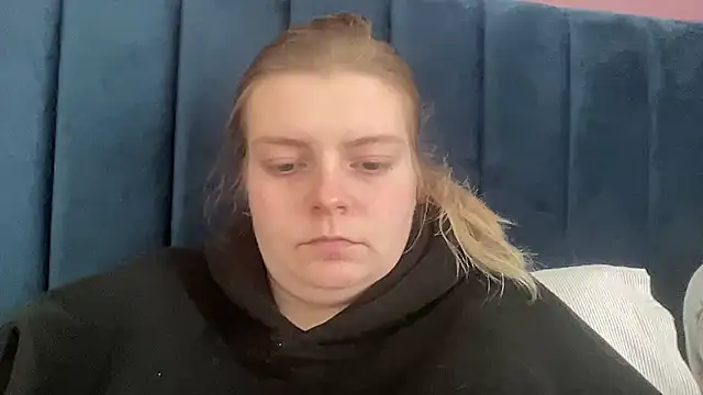 Ellarose-xo online show from March 2, 2026, 1:29 pm