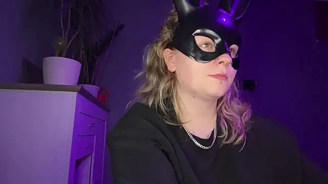 YoungAlina online show from July 3, 2026, 9:54 pm