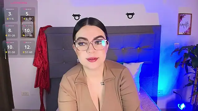 Kiara noirr online show from April 22, 2026, 11:34 am