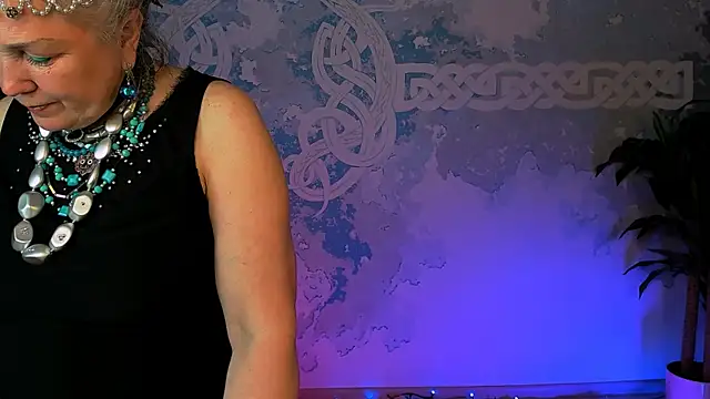 LilaMaharani online show from April 3, 2026, 12:58 pm