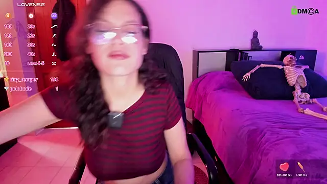 sara  aster online show from April 8, 2026, 5:46 pm