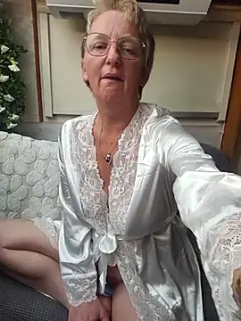 lescoquinsdu40 online show from April 14, 2026, 8:15 pm