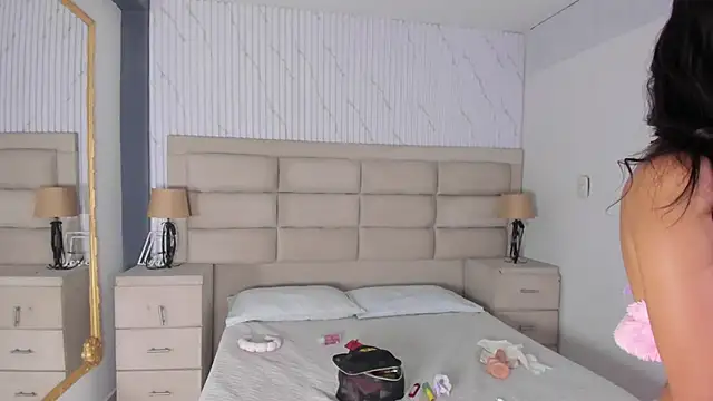 GabyOwenss online show from April 13, 2026, 11:43 pm