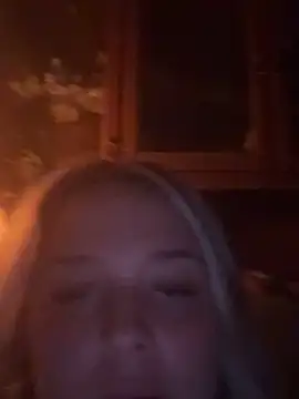 Goldieluxe online show from April 1, 2026, 12:33 am