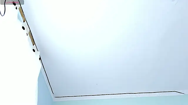 WineLuxDuo online show from April 10, 2026, 1:27 pm