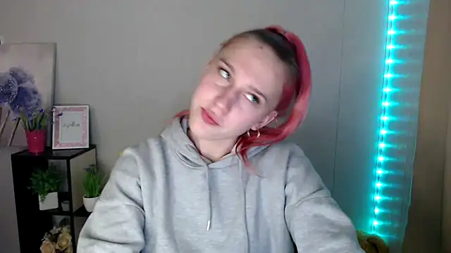 Scarlett lil online show from April 18, 2026, 7:34 am