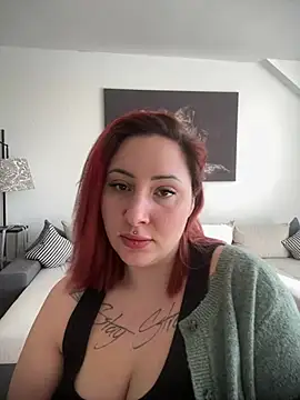 Snapshot of HotMerry chatting on March 2, 2026, 8:32 am HotMerry online show from March 2, 2026, 8:32 am