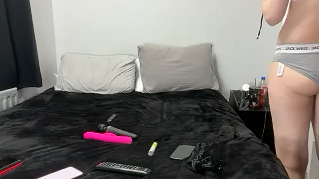 XJasmin0402X online show from May 11, 2026, 5:32 pm