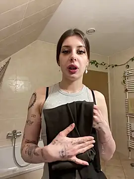 Snapshot of Johanna420 chatting on March 26, 2026, 10:48 pm Johanna420 online show from March 26, 2026, 10:48 pm