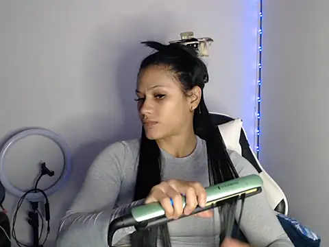 KathLovee online show from May 11, 2026, 1:06 pm