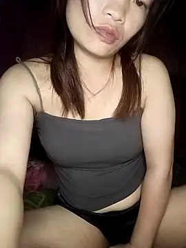 Snapshot of -Tristina- chatting on May 11, 2026, 7:33 pm -Tristina- online show from May 11, 2026, 7:33 pm