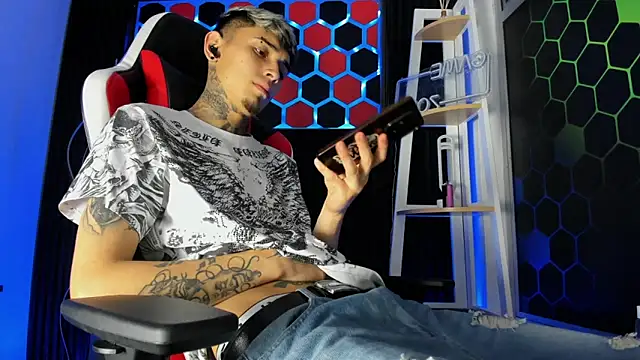 Max Hader  online show from March 29, 2026, 2:44 am