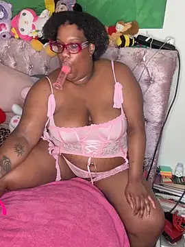 SweetCurvyRose online show from March 18, 2026, 10:02 pm