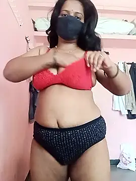 Miss-Dolly07 online show from June 18, 2026, 10:19 am