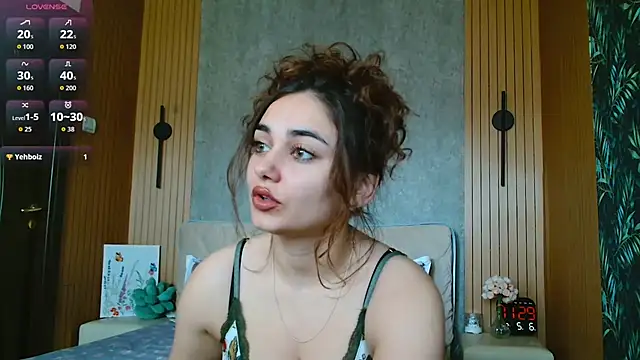 Snapshot of KatarinaHeaven chatting on May 6, 2026, 8:30 am KatarinaHeaven online show from May 6, 2026, 8:30 am