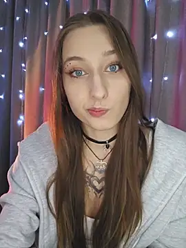 Emma Willson online show from April 22, 2026, 12:28 pm