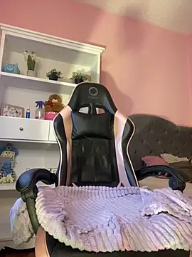 Franchezcaa  online show from March 8, 2026, 2:32 pm