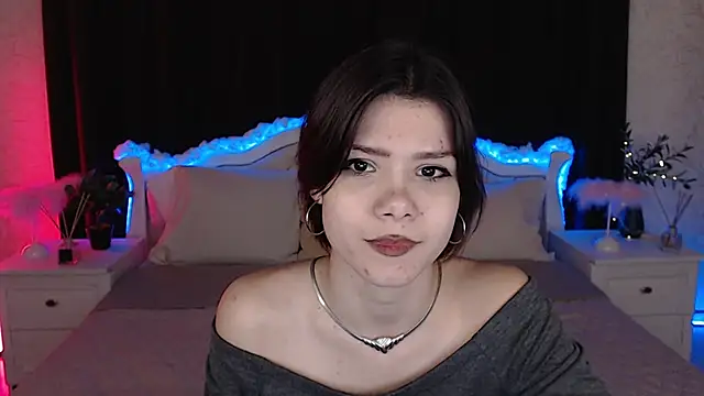 llittle-peachh online show from March 13, 2026, 4:13 pm