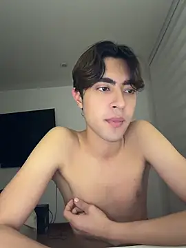 Snapshot of MatthewMoore_ chatting on May 19, 2026, 3:13 am MatthewMoore online show from May 19, 2026, 3:13 am