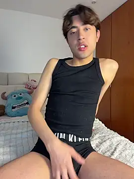 Snapshot of MatthewMoore_ chatting on June 3, 2026, 2:14 am MatthewMoore online show from June 3, 2026, 2:14 am