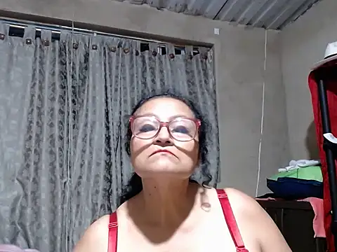  BellaNocturna online show from April 21, 2026, 1:53 am