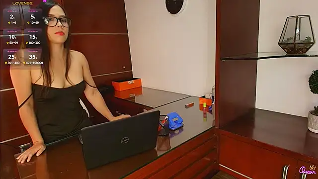 LauriLenix online show from March 28, 2026, 3:55 pm