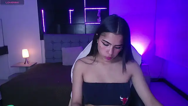  chloe 1 online show from March 13, 2026, 7:31 pm