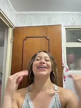 Baby Pink Love online show from May 5, 2026, 2:52 am