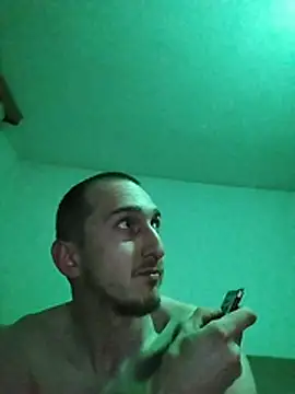 Snapshot of Mahmaze chatting on April 1, 2026, 12:22 am Mahmaze online show from April 1, 2026, 12:22 am