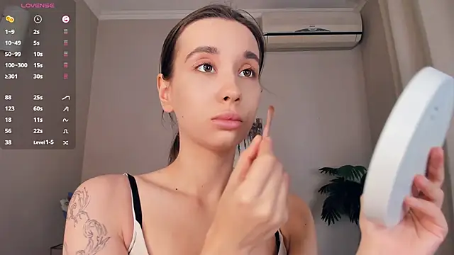 LaceyLettman online show from April 15, 2026, 1:07 pm