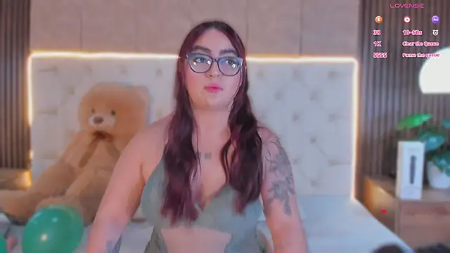 apriilfox online show from March 18, 2026, 3:42 am