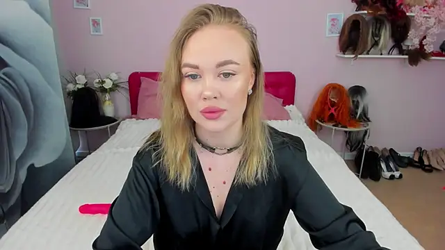 HannahWillow online show from April 7, 2026, 6:14 am