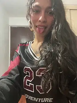 SweetCherry   online show from May 12, 2026, 9:56 pm