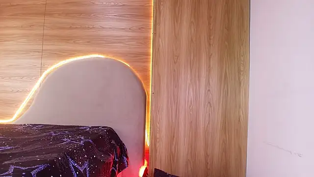 kiara lp online show from April 10, 2026, 4:17 am