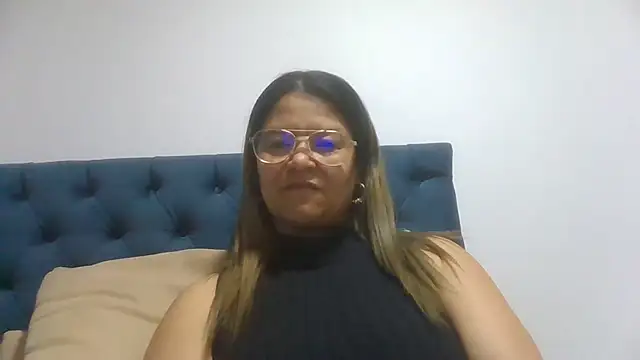 Jiwon Han online show from April 12, 2026, 11:10 pm