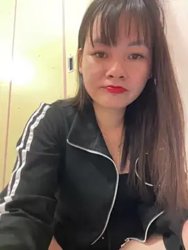 Little Muse78 online show from May 4, 2026, 1:01 am